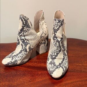 Steve Madden Snakeskin Block Heel Booties 6M